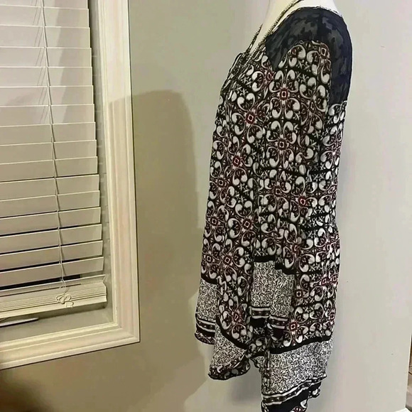 [L-XL] Simply Noelle LS pullover rayon  Blue white, and black print A-line tunic - Picture 7 of 9